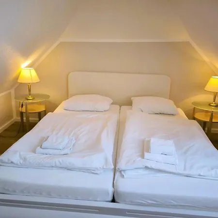 Villa Ruhig Gelegenes Appartementhaus Mit Vso Goehren (Ruegen)