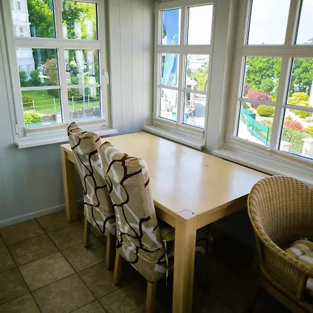 Villa Ruhig Gelegenes Appartementhaus Mit Vso Goehren (Ruegen)